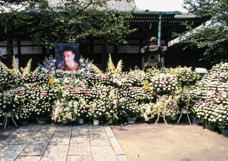 2000年8月27日、東京・麻布の善福寺で営まれたアンディ・フグの葬儀　©Susumu Nagao