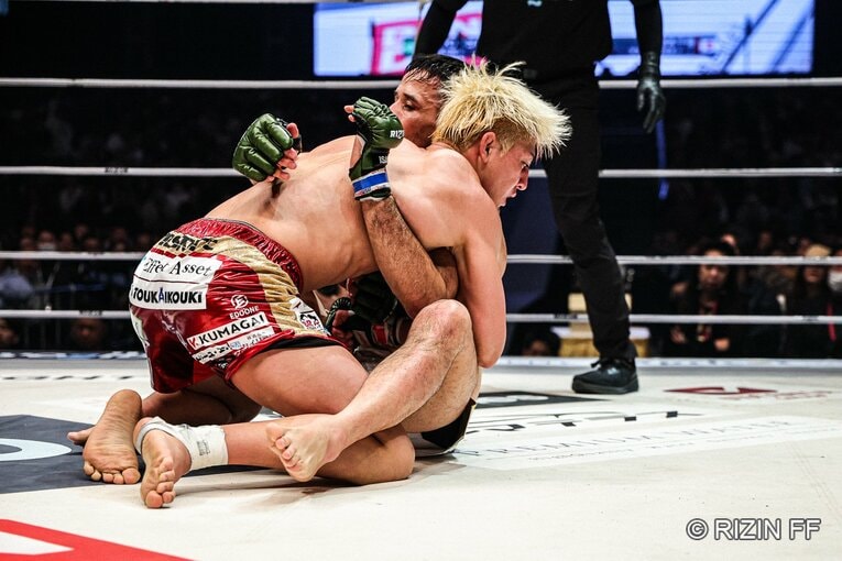 鈴木千裕vs.クレベル・コイケ　©RIZIN FF