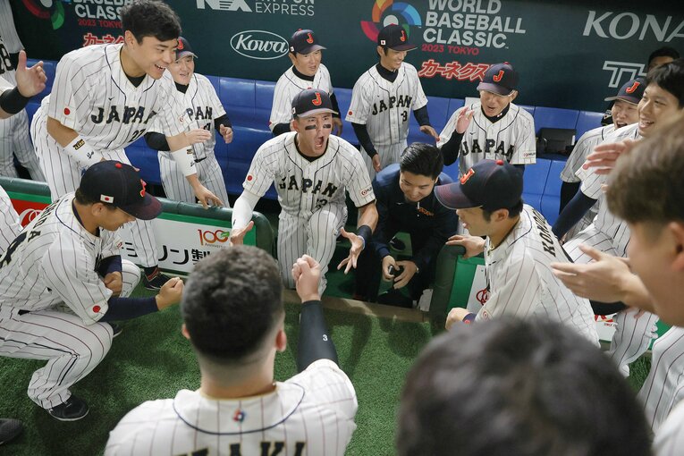 韓国戦前の円陣で声出しを担当したヌートバー。今や侍ジャパンのムードメーカーだ　©JIJI PRESS