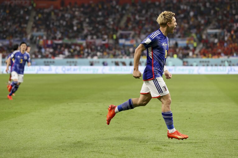 堂安律の同点ゴール連続写真（10枚目／全12枚）©Kaoru Watanabe/JMPA