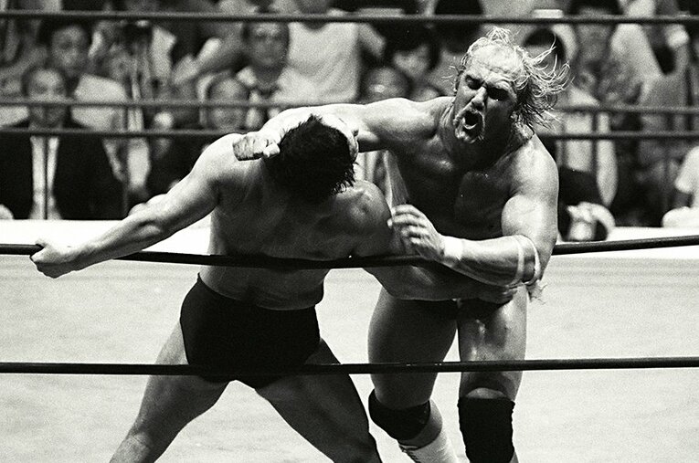 決着をつけるべく、IWGP優勝戦での二度目の決戦となった猪木vs.ホーガン戦だったが、またもやうやむやに。 ／ photograph by Essei Hara