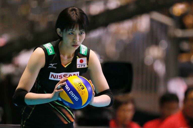 16歳で日本代表デビュー。2015年に争奪戦の末にNECレッドロケッツに加入、その後は長らく日本代表に定着した。リオ大会は惜しくも落選したが、オリンピックは2度経験した（写真は2015年）©︎AFLO SPORT