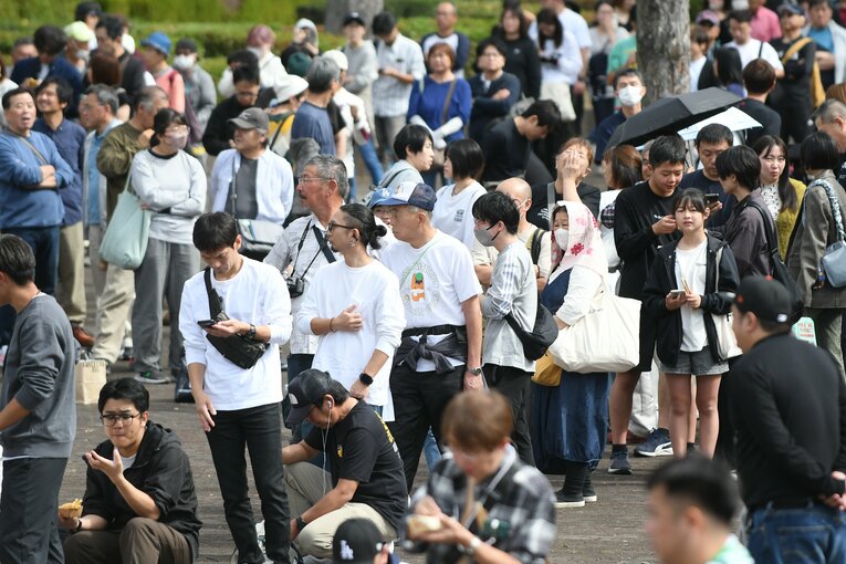 10月18日、ホーム開幕戦。会場の外には試合開始を待つファンの行列ができていた　©︎SV.LEAGUE