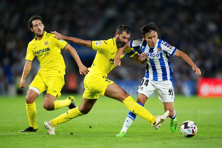 ビジャレアル戦で果敢に突破を仕掛ける久保　©︎Getty Images