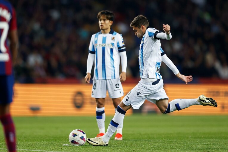 キッカーにはザハリャンが　©Daisuke Nakashima