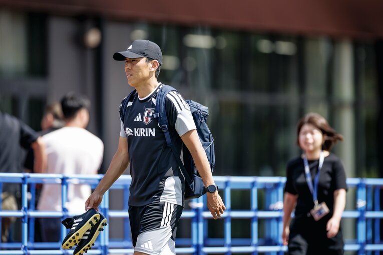 【日本サッカー名選手レア写真集】長谷部誠コーチ（画像は右に続きます）　©Kiichi Matsumoto
