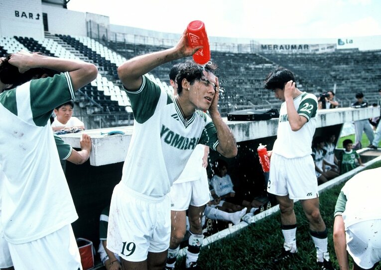 ヴェルディ時代のビスマルク。ブラジル合宿でのレアな1枚（全12枚中の2枚目）　©Sports Graphic Number