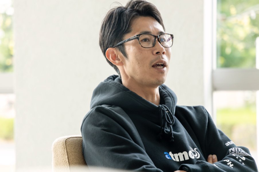 「原さんはハワイ旅行だけど、僕はパーカー」徳本一善42歳はなぜ青学大・原晋監督を慕うのか「僕らは箱根駅伝の野党なんです」<Number Web> photograph by Mutsumi Tabuchi