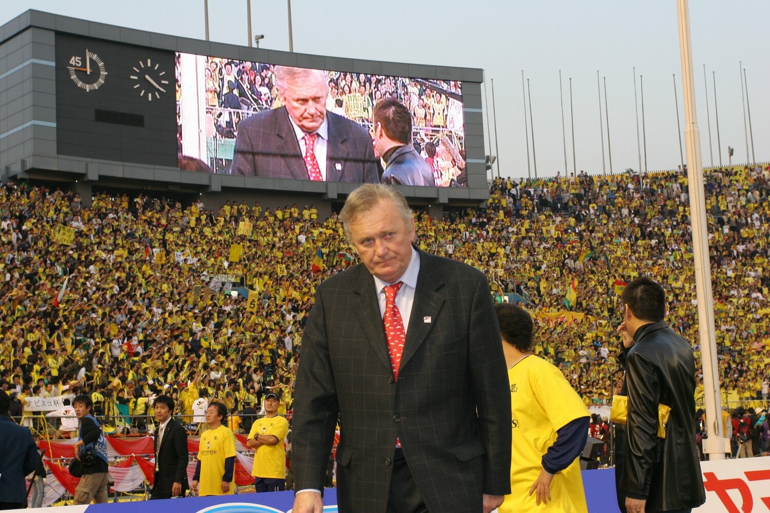 ジェフユナイテッド市原・千葉で2005年のナビスコカップを制した際のオシム。そのスタイルは日本サッカー全体に大きな影響を与えた　©︎Toshiya Kondo