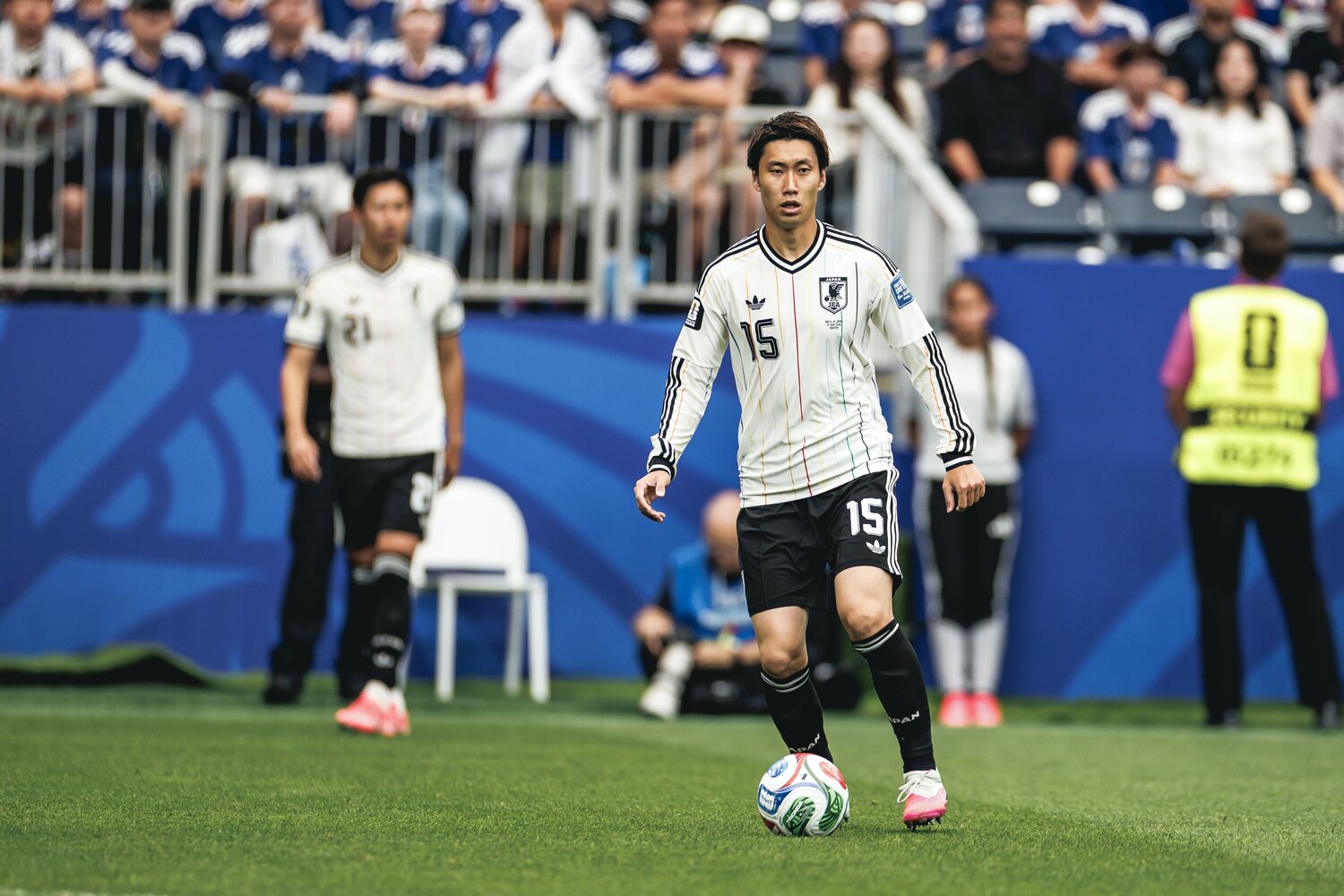 ボランチで先発した鎌田大地。試合中に負傷していたことが明らかになった ©Kiichi Matsumoto/JMPA