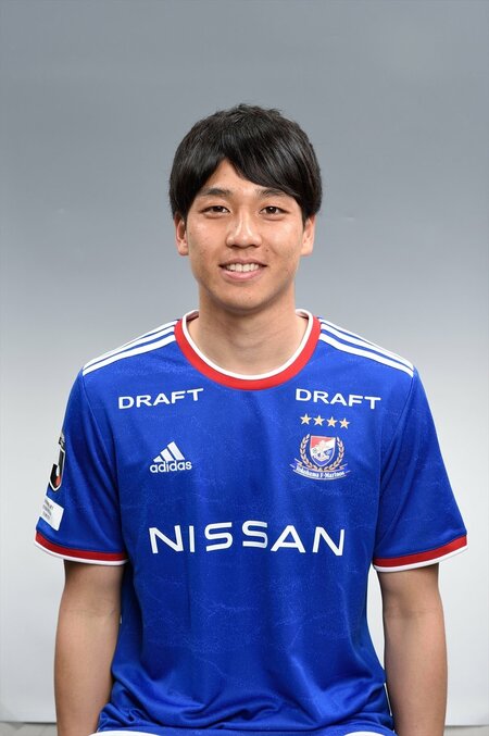 2021年に横浜F・マリノスに加入した角田涼太朗　　©︎J.LEAGUE
