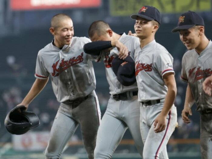 波乱の初戦敗退も…なぜ京都国際ナインは“笑顔”だった？ センバツ辞退の絶望、勝てない春…“無表情だった”エース森下瑠大が変わった日＜Number Web＞ photograph by KYODO