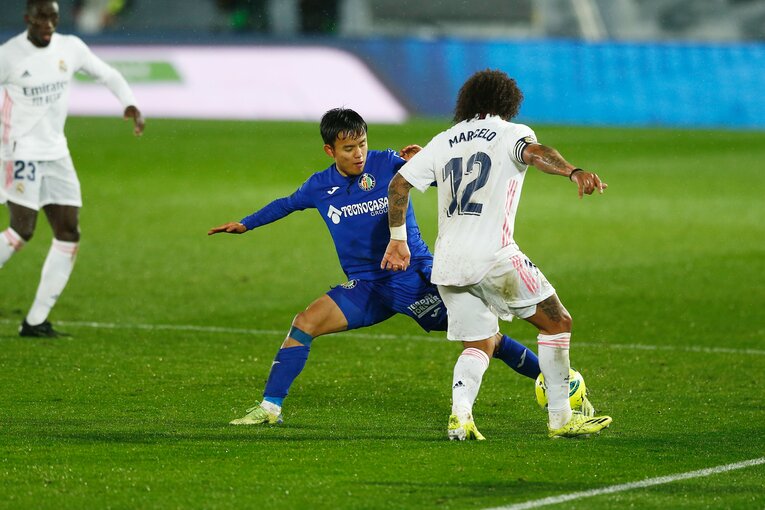 マルセロとのマッチアップシーン　©MUTSU KAWAMORI