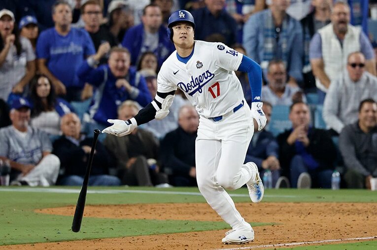 ワールドシリーズ第1戦の大谷翔平。「4席で3584万円」の席もあった中で、現地観戦した日本人が体験を記す ／ photograph by Gina Ferazzi/Getty Images