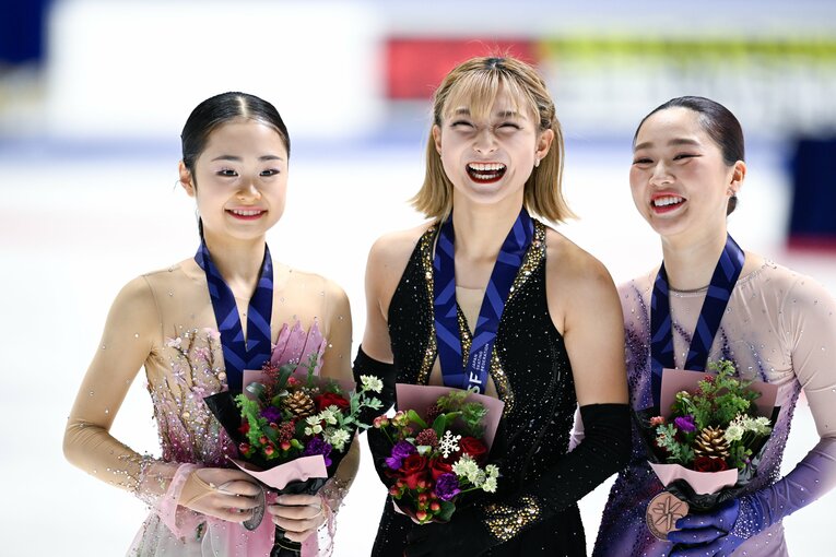 全日本選手権表彰式の坂本花織　©︎Asami Enomoto