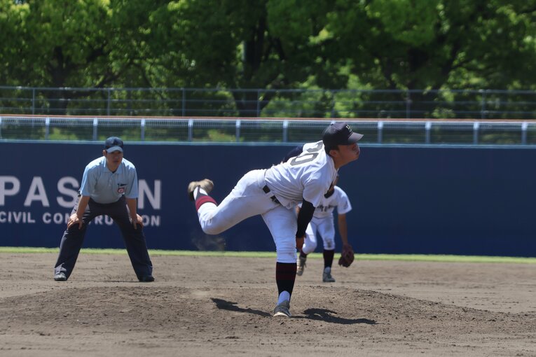 準決勝の大阪桐蔭戦では好リリーフを見せた背番号20の大鶴颯音　©Fumi Sawai