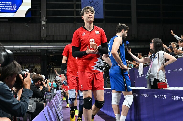 人気動画シリーズ「Numberバレーボールナイト」で小野寺太志がパリ五輪イタリア戦の“最後のサーブ”について振り返った ／ photograph by JMPA