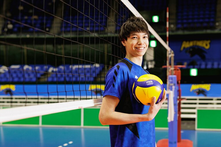 山内晶大（Akihiro Yamauchi）1993年11月30日、愛知県生まれ。204cm、85kg