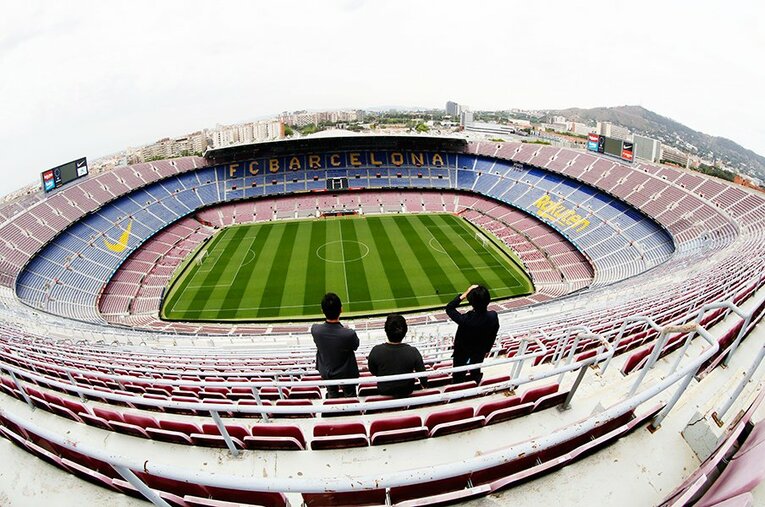 バックスタンドから臨むカンプノウ。改築なった姿を想像するだけでも、心が躍る ／ photograph by Daisuke Nakashima