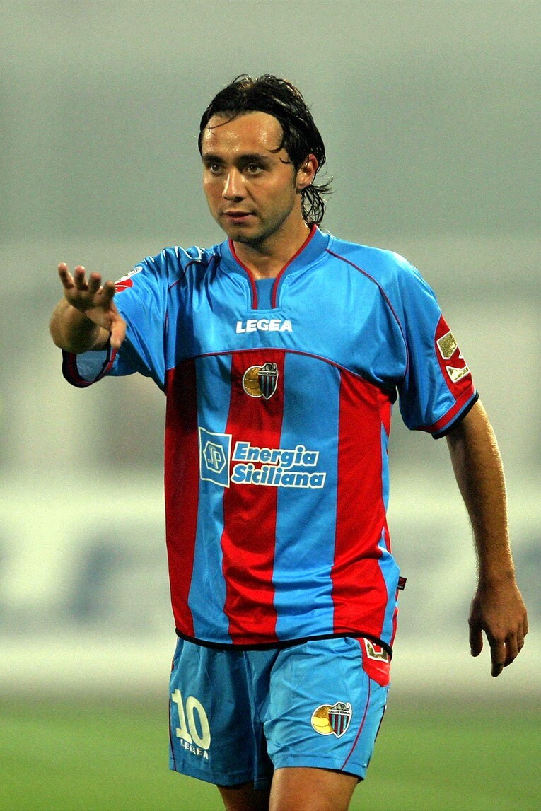 2005～06年に在籍したカターニャ時代。現役時代のデゼルビは“左利きのファンタジスタ”だった。ミラノの下部組織出身で、10以上のクラブを渡り歩く。2013年、セリエD（当時）のトレントで現役引退　©AFLO