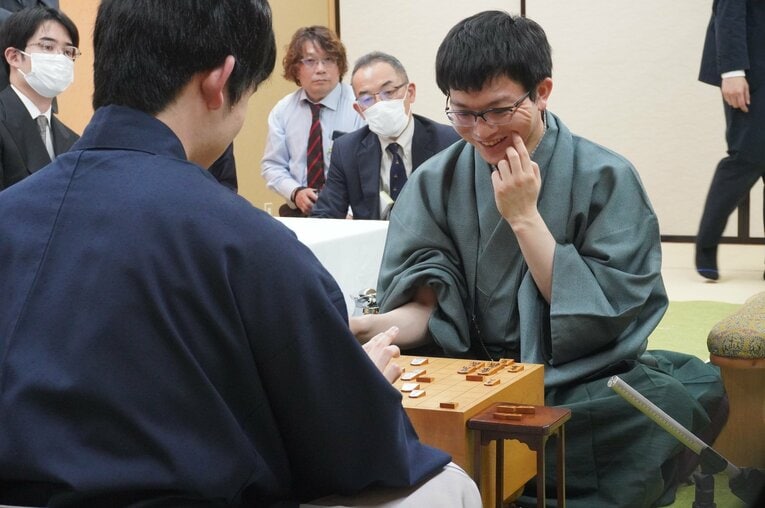 名人戦第1局の永瀬　©NumberWeb