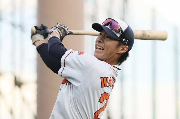 ドラフト目玉ベスト3　外野手編【1】ENEOS・度会隆輝（183cm83kg・右投左打） ／ photograph by JIJI PRESS