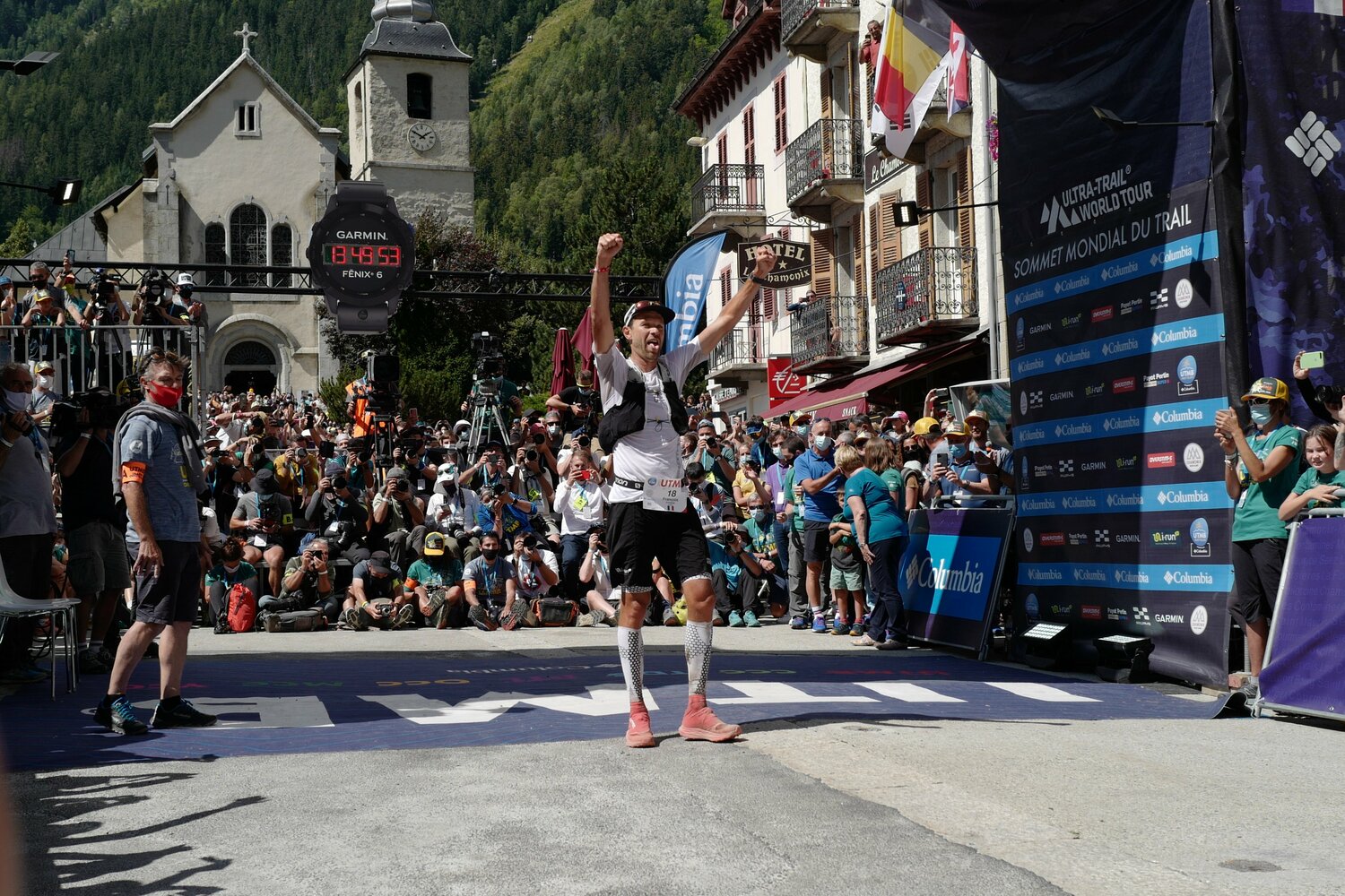 こちらはゴールのシーン。テレビクルー、プレス、カメラマンでごった返していた