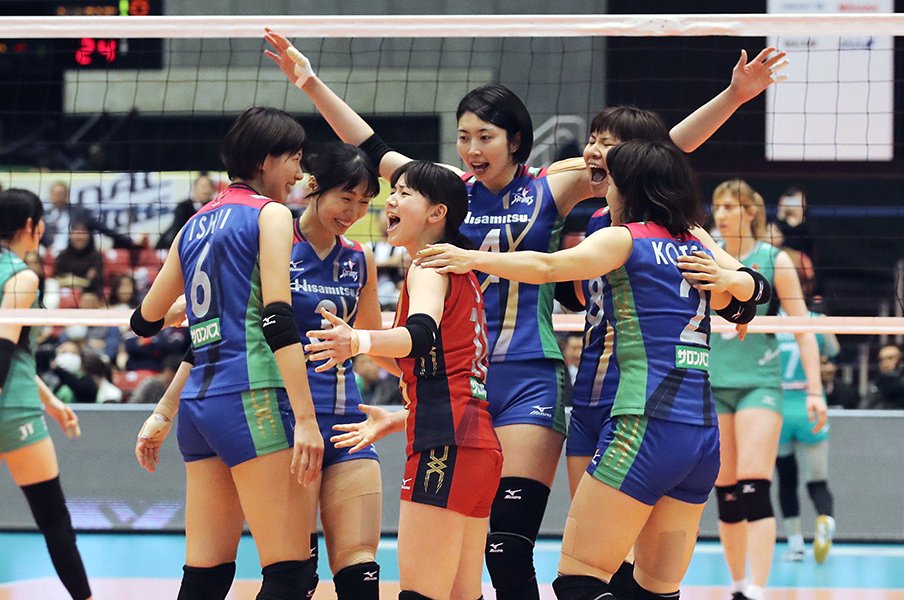 Vリーグ男女優勝チーム、強さの源。パナソニックと久光製薬の共通点。＜Number Web＞ photograph by Kyodo News