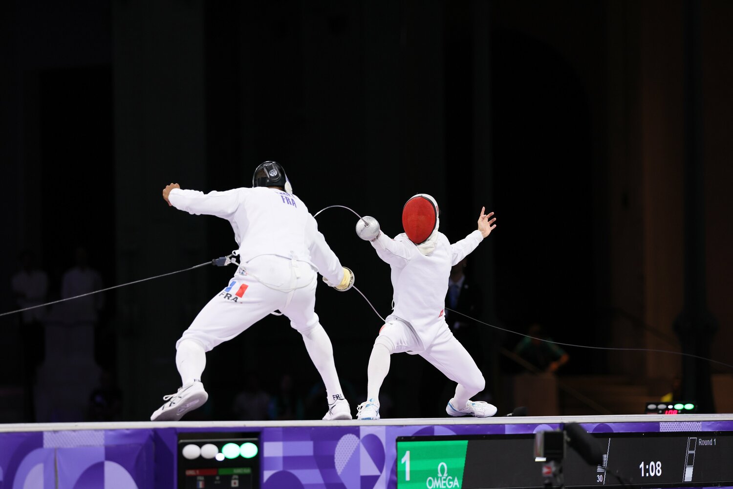 加納（写真奥）は序盤から優位に試合を進めた　©JMPA