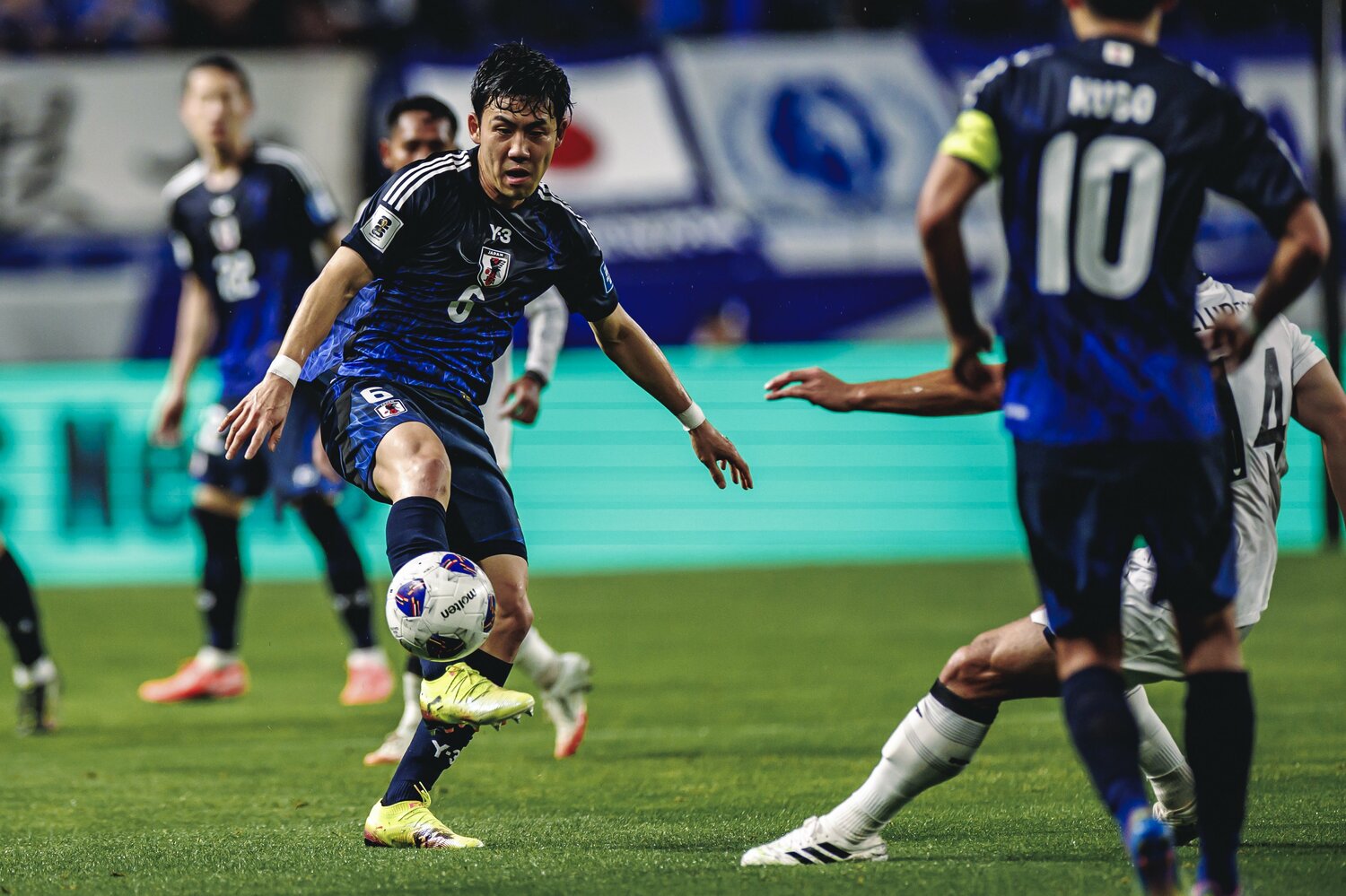 遠藤は近年、日本人選手の能力を欧州で評価を高めた筆頭格である　©Kiichi Matsumoto