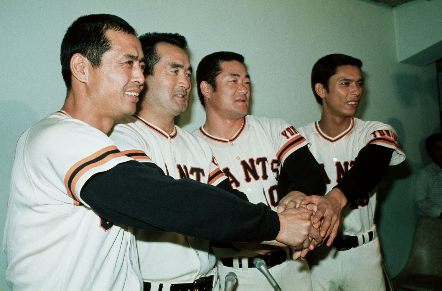 セ・リーグ2連覇時の（左から）王貞治、長島茂雄監督、張本勲、小林繁　©JIJI PRESS