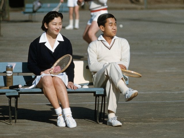 皇室とテニス「美智子さまとペアを組んで…」「いいフォアー