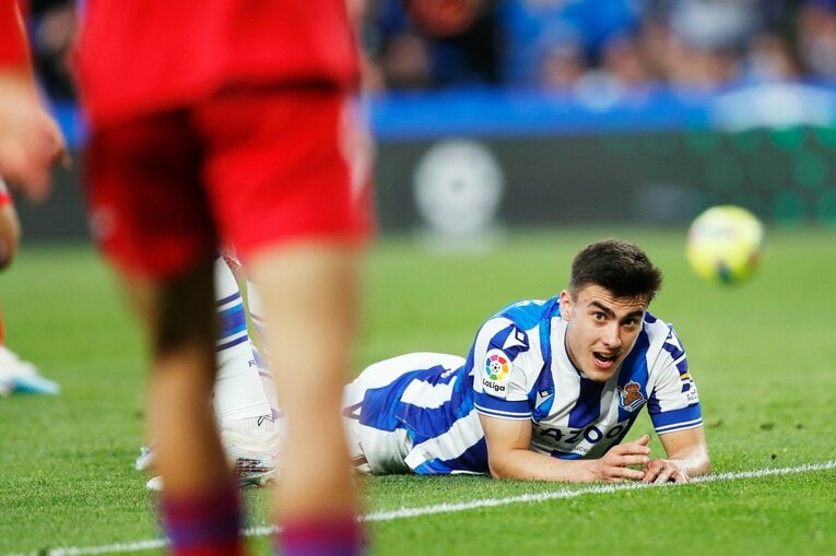 「TAKEあなたは最高です、と日本語で…」久保建英21歳はソシエダで愛される「日本人最多リーガ6点目＋“MVPタケクボ”コール」を撮った(47)