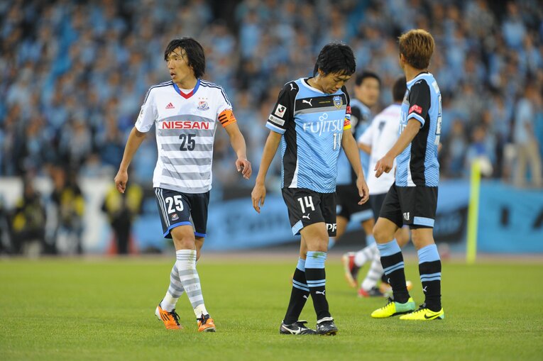 中村俊輔がMVPを獲得した2013年のJ1最終節、横浜F・マリノスは川崎フロンターレに敗れて優勝を逃した　©Sports Graphic Number