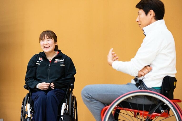 〈金メダル獲得〉松岡修造がラリーで「わ！ 取れない！」に「キャハハ！」 パラバドミントン里見紗李奈は“ゆるふわ”だけどスゴく“負けず嫌い”(16)