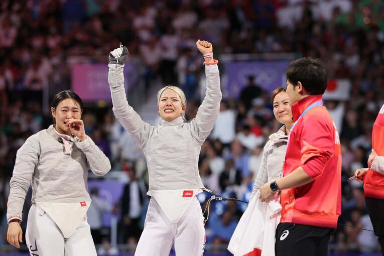 女子サーブル団体3位決定戦　©Kaoru Watanabe/JMPA