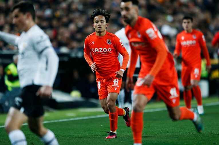 〈久保建英ソシエダ月間MVP〉敵地で憎まれるのは名が知れた証拠だが…「クボへの徹底マーク」と“1枚も撮れなかったシーン”とは(59)