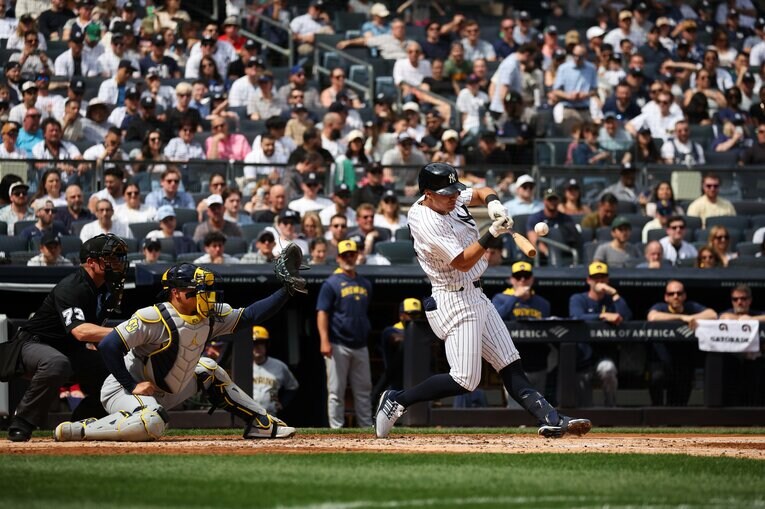 29日ブリュワーズ戦でホームランを放つボルピー　©︎Getty Images