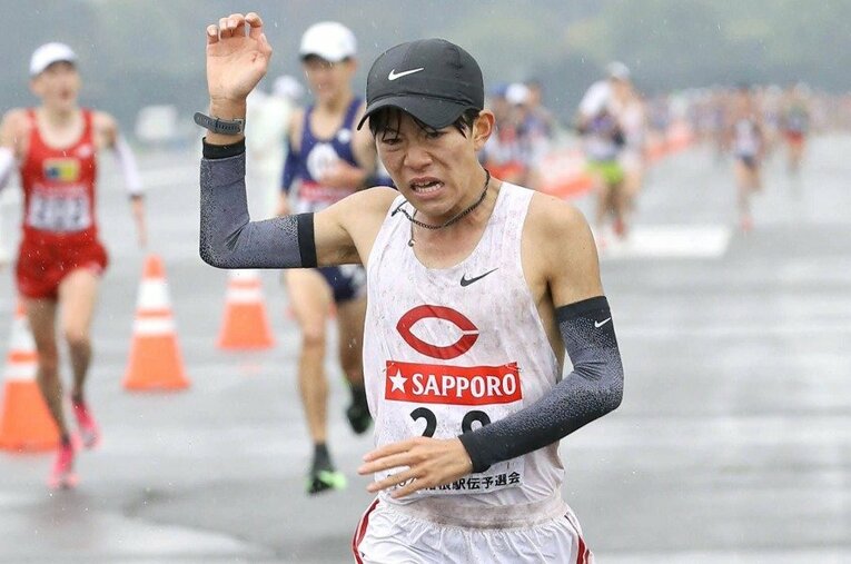 箱根駅伝予選会（10月17日）で好タイムを記録した中大の“スーパー1年生”吉居大和 ／ photograph by KYODO