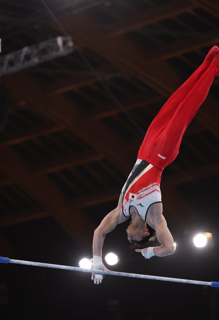 “内村のいない”体操日本代表は世界の頂点にどう近づいた？ 1年前に「3番手」と評された“平均21.5歳の4人”の急成長(16)