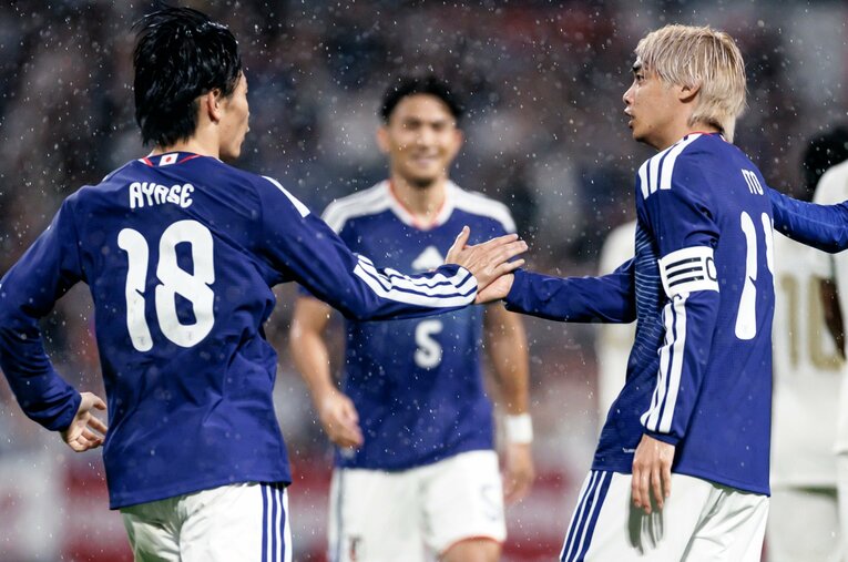 上田綺世と伊東純也。森保ジャパンにおいて長年不可欠となっている2人は、同時に後継者問題という側面も抱える ／ photograph by Kiichi Matsumoto