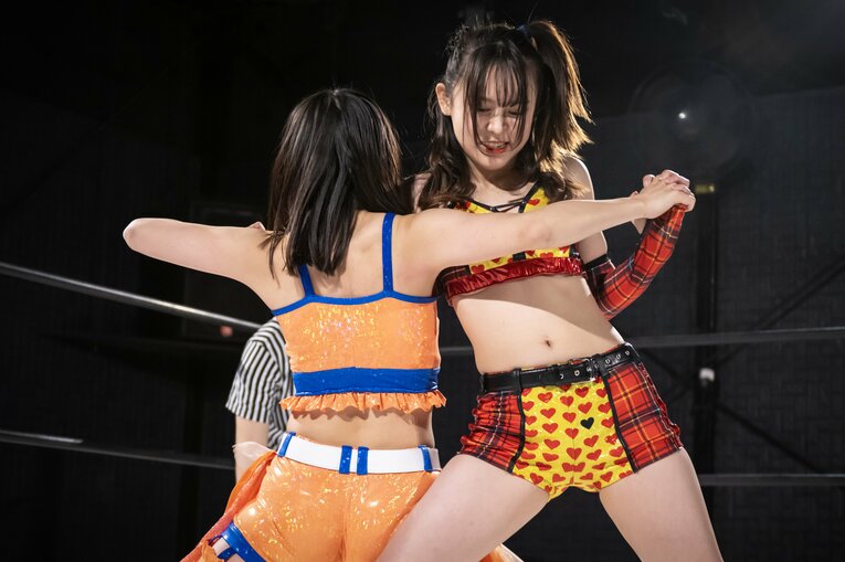 「ぶりっ子キャラだし、なにこの子って（笑）」慶應大、異例の“学生アイドルレスラー”はいかに生まれたか？ 無村架純が引退後に明かした本音(32)