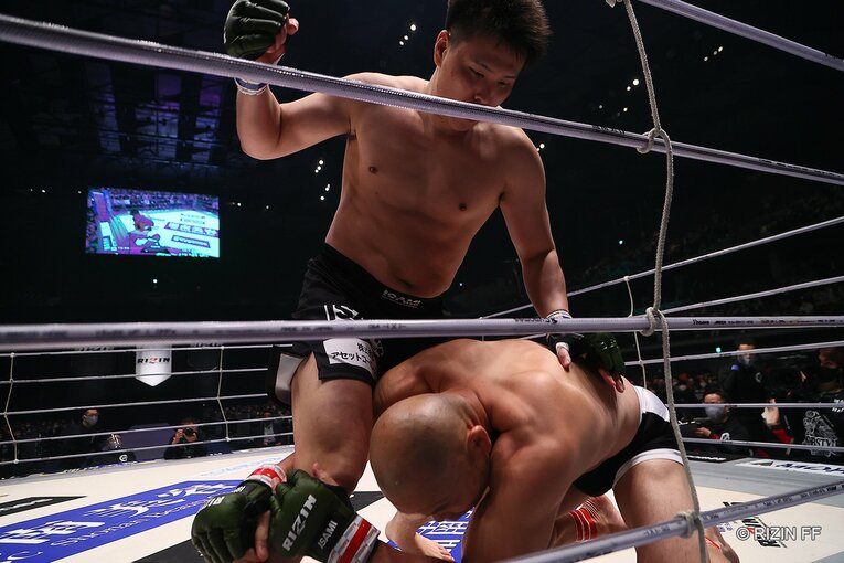 相撲界を懲戒解雇からRIZINへ…貴賢神がデビュー戦完敗でも見せた可能性とは？ 対戦した元警察官ファイターが絶賛した「凄い素質」(52)