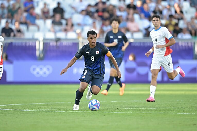 キャプテンを務める藤田譲瑠チマ　©Takuya Kaneko/JMPA