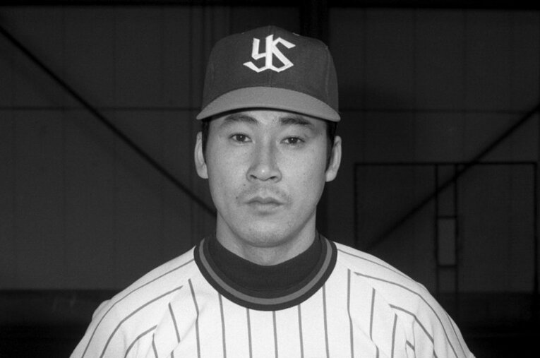 1977年の若松勉。ヤクルト初優勝の前年にあたるこの年、厳格な指揮官・広岡達朗との間で「缶ビール事件」が起きた ／ photograph by KYODO