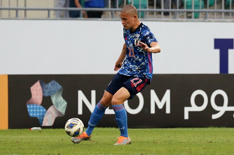 ループシュートを決めた中島　©Tatsu Ikeda