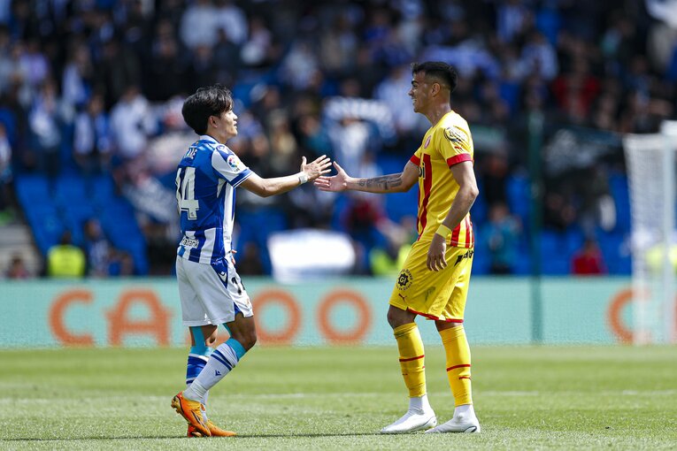 久保建英PK獲得＋シルバに絶妙アシストもドローに落胆　だが翌朝「クボ表紙の新聞」を持った地元のおじさんが…カメラマンは見た(51)