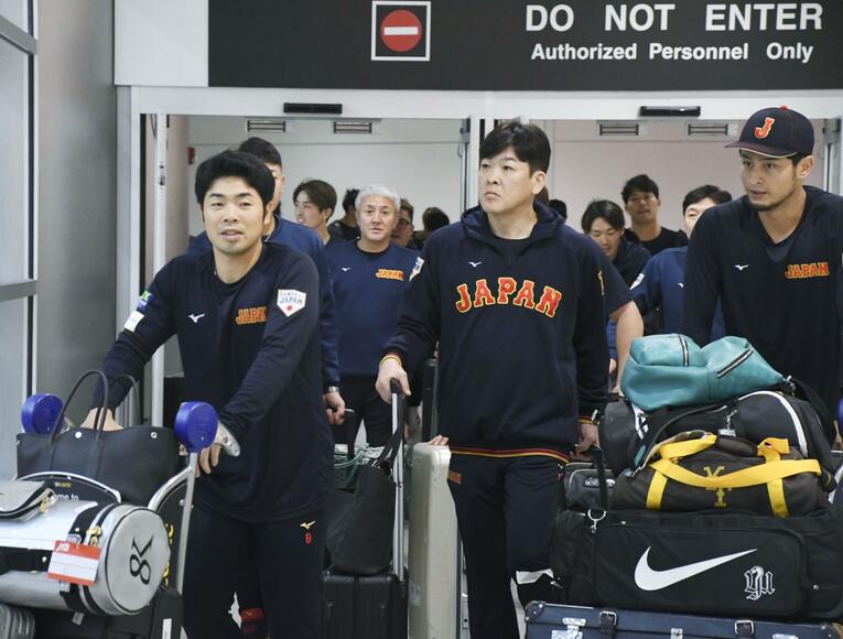 マイアミに着いたダルビッシュ　©KYODO