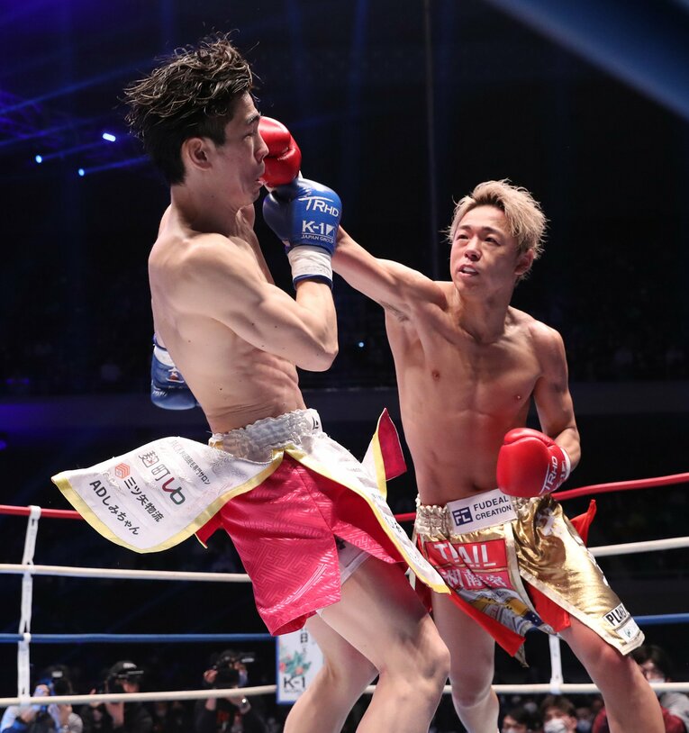 【アンケート9位】武尊vs.レオナ・ペタス（2021年）©Tokyo Sports/AFLO