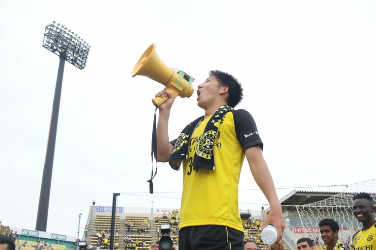 柏DF杉井颯がトップに上がるまで。客観視し、腐らず、新視点を常に……。(2)